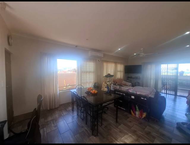 4 BEDROOM HOUSE FOR SALE IN MARGATE BEACH